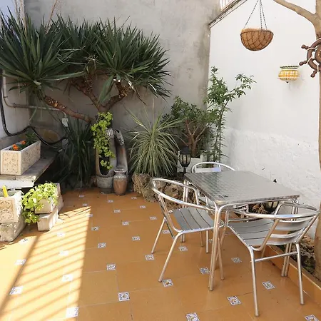 Casa de hóspedes Atlantic 2*